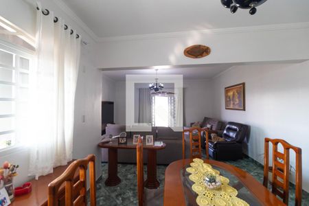 Casa à venda com 482m², 3 quartos e 4 vagas Casa à venda com 482m², 3 quartos e 4 vagasSala de Jantar