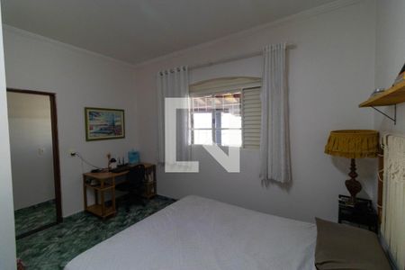 Casa à venda com 482m², 3 quartos e 4 vagas Casa à venda com 482m², 3 quartos e 4 vagasQuarto 01