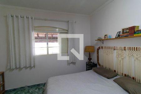 Casa à venda com 482m², 3 quartos e 4 vagas Casa à venda com 482m², 3 quartos e 4 vagasQuarto 01