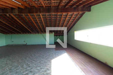 Casa à venda com 482m², 3 quartos e 4 vagas Casa à venda com 482m², 3 quartos e 4 vagasSótão