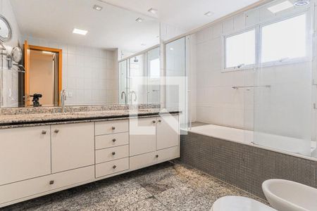 Apartamento à venda com 191m², 3 quartos e 4 vagas