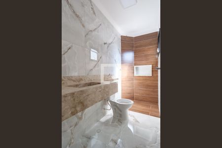 Casa à venda com 156m², 3 quartos e 2 vagasBanheiro da Suíte 1