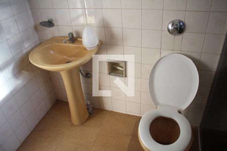 Casa à venda com 150m², 3 quartos e 2 vagasBanheiro