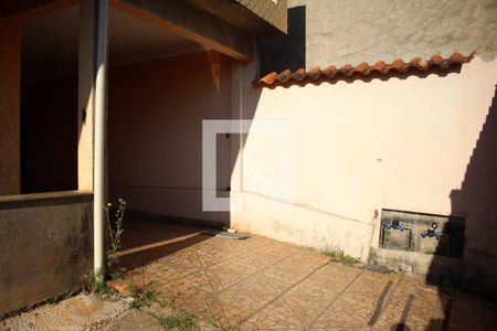 Quintal de casa à venda com 3 quartos, 150m² em Milionários (barreiro), Belo Horizonte