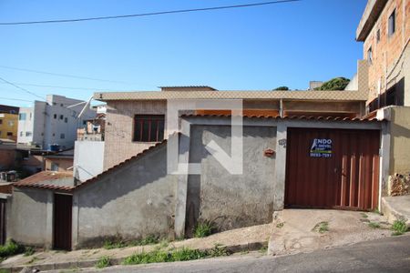 Fachada de casa à venda com 3 quartos, 150m² em Milionários (barreiro), Belo Horizonte