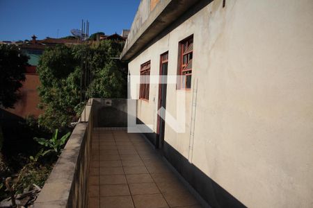 Casa à venda com 150m², 3 quartos e 2 vagasVaranda 