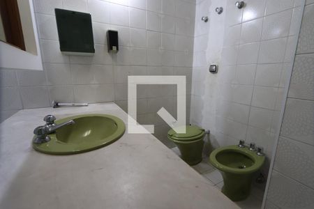 Casa à venda com 574m², 3 quartos e 5 vagasBanheiro Social