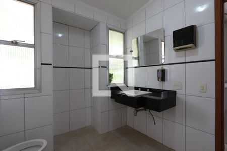 Casa à venda com 574m², 3 quartos e 5 vagasBanheiro da Suíte 1
