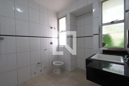 Casa à venda com 574m², 3 quartos e 5 vagasBanheiro da Suíte 1
