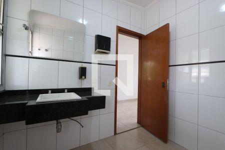 Casa à venda com 574m², 3 quartos e 5 vagasBanheiro da Suíte 1