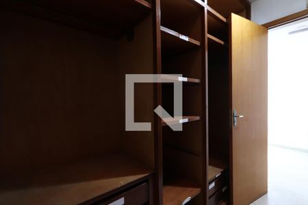 Casa à venda com 574m², 3 quartos e 5 vagasCloset