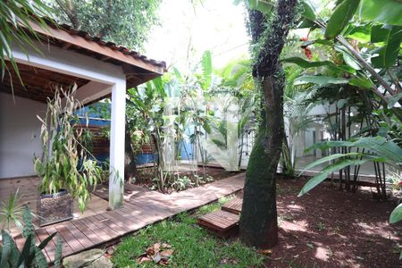 Casa à venda com 574m², 3 quartos e 5 vagasQuintal ajardinado