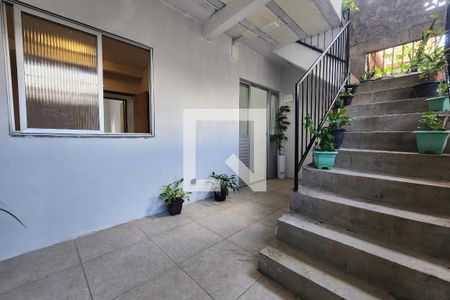 Casa para alugar com 75m², 2 quartos e sem vagaEntrada