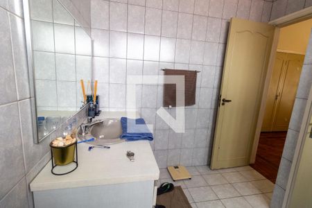 Casa à venda com 580m², 5 quartos e 4 vagasBanheiro da Suíte