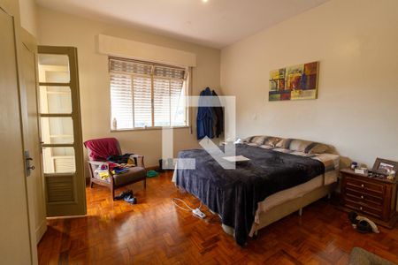 Casa à venda com 580m², 5 quartos e 4 vagasSuite