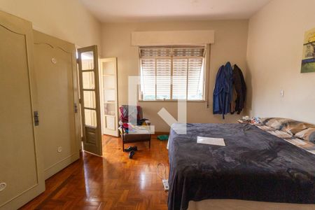 Casa à venda com 580m², 5 quartos e 4 vagasSuite