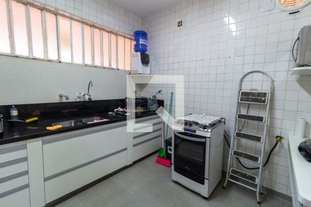 Casa à venda com 580m², 5 quartos e 4 vagasCozinha