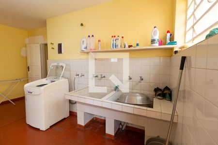 Casa à venda com 580m², 5 quartos e 4 vagasÁrea de Serviço