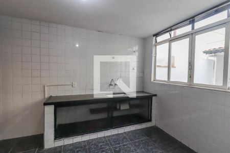 Casa à venda com 184m², 4 quartos e 2 vagasCozinha e Área de Serviço