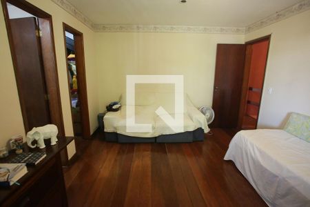 Casa à venda com 469m², 4 quartos e 8 vagas Casa à venda com 469m², 4 quartos e 8 vagasQuarto Suíte 3