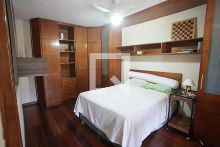 Casa à venda com 469m², 4 quartos e 8 vagas Casa à venda com 469m², 4 quartos e 8 vagasQuarto Suíte 2