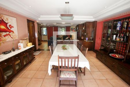 Casa à venda com 469m², 4 quartos e 8 vagas Casa à venda com 469m², 4 quartos e 8 vagasSala de Jantar