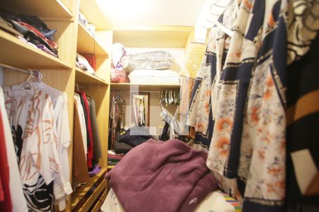 Casa à venda com 469m², 4 quartos e 8 vagas Casa à venda com 469m², 4 quartos e 8 vagasCloset da suíte 1