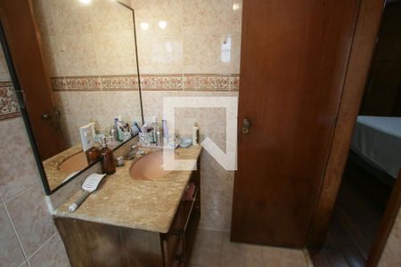 Casa à venda com 469m², 4 quartos e 8 vagas Casa à venda com 469m², 4 quartos e 8 vagasBanheiro da Suíte 2