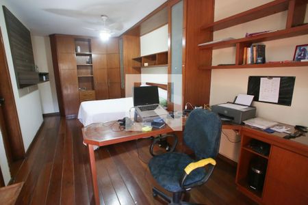 Casa à venda com 469m², 4 quartos e 8 vagas Casa à venda com 469m², 4 quartos e 8 vagasQuarto Suíte 2