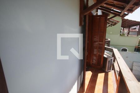 Casa à venda com 469m², 4 quartos e 8 vagas Casa à venda com 469m², 4 quartos e 8 vagasVaranda da Suíte 1