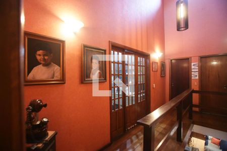 Casa à venda com 469m², 4 quartos e 8 vagas Casa à venda com 469m², 4 quartos e 8 vagasHall dos Quartos