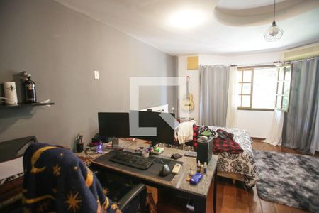 Casa à venda com 469m², 4 quartos e 8 vagas Casa à venda com 469m², 4 quartos e 8 vagasQuarto Suíte 4