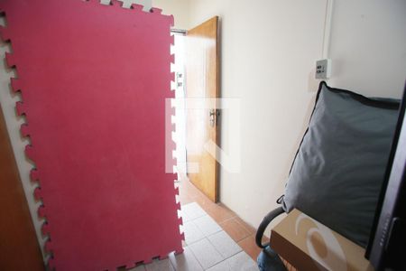 Casa à venda com 469m², 4 quartos e 8 vagas Casa à venda com 469m², 4 quartos e 8 vagasQuarto de Serviço