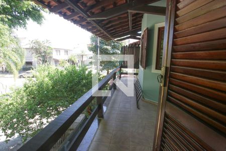 Casa à venda com 469m², 4 quartos e 8 vagas Casa à venda com 469m², 4 quartos e 8 vagasVaranda do Escritório