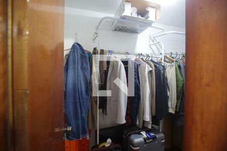 Casa à venda com 469m², 4 quartos e 8 vagas Casa à venda com 469m², 4 quartos e 8 vagasCloset da suíte 2