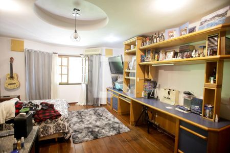 Casa à venda com 469m², 4 quartos e 8 vagas Casa à venda com 469m², 4 quartos e 8 vagasQuarto Suíte 4