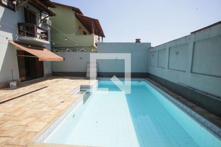 Casa à venda com 469m², 4 quartos e 8 vagas Casa à venda com 469m², 4 quartos e 8 vagasPiscina