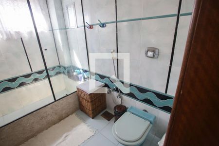 Casa à venda com 469m², 4 quartos e 8 vagas Casa à venda com 469m², 4 quartos e 8 vagasBanheiro da Suíte 4