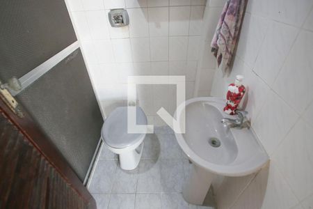 Casa à venda com 469m², 4 quartos e 8 vagas Casa à venda com 469m², 4 quartos e 8 vagasBanheiro da Churrasqueira