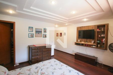 Casa à venda com 469m², 4 quartos e 8 vagas Casa à venda com 469m², 4 quartos e 8 vagasQuarto Suíte 1