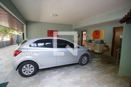 Casa à venda com 469m², 4 quartos e 8 vagas Casa à venda com 469m², 4 quartos e 8 vagasGaragem