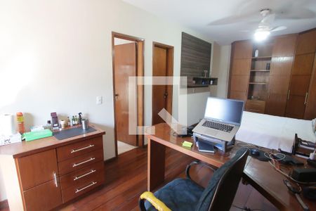 Casa à venda com 469m², 4 quartos e 8 vagas Casa à venda com 469m², 4 quartos e 8 vagasQuarto Suíte 2