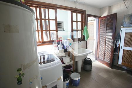 Casa à venda com 469m², 4 quartos e 8 vagas Casa à venda com 469m², 4 quartos e 8 vagasÁrea de Serviço