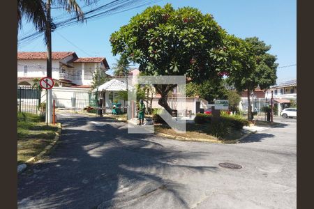 Casa à venda com 469m², 4 quartos e 8 vagas Casa à venda com 469m², 4 quartos e 8 vagasFachada do Condomínio
