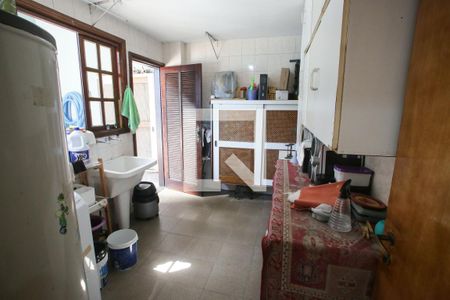 Casa à venda com 469m², 4 quartos e 8 vagas Casa à venda com 469m², 4 quartos e 8 vagasÁrea de Serviço