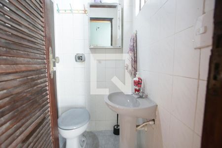 Casa à venda com 469m², 4 quartos e 8 vagas Casa à venda com 469m², 4 quartos e 8 vagasBanheiro da Churrasqueira