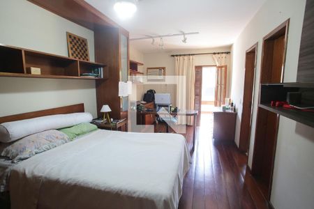 Casa à venda com 469m², 4 quartos e 8 vagas Casa à venda com 469m², 4 quartos e 8 vagasQuarto Suíte 2