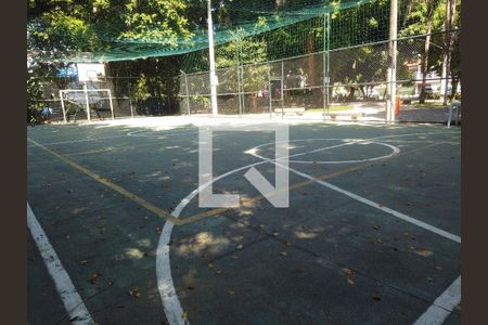 Casa à venda com 469m², 4 quartos e 8 vagas Casa à venda com 469m², 4 quartos e 8 vagasQuadra