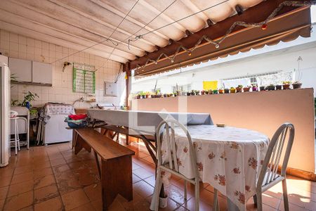 Casa à venda com 640m², 3 quartos e 8 vagasEdícula