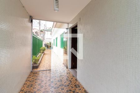 Corredor de Entrada de casa à venda com 3 quartos, 220m² em Vila Ester (zona Norte), São Paulo